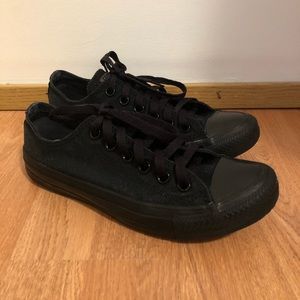 Black Low Top Coverse